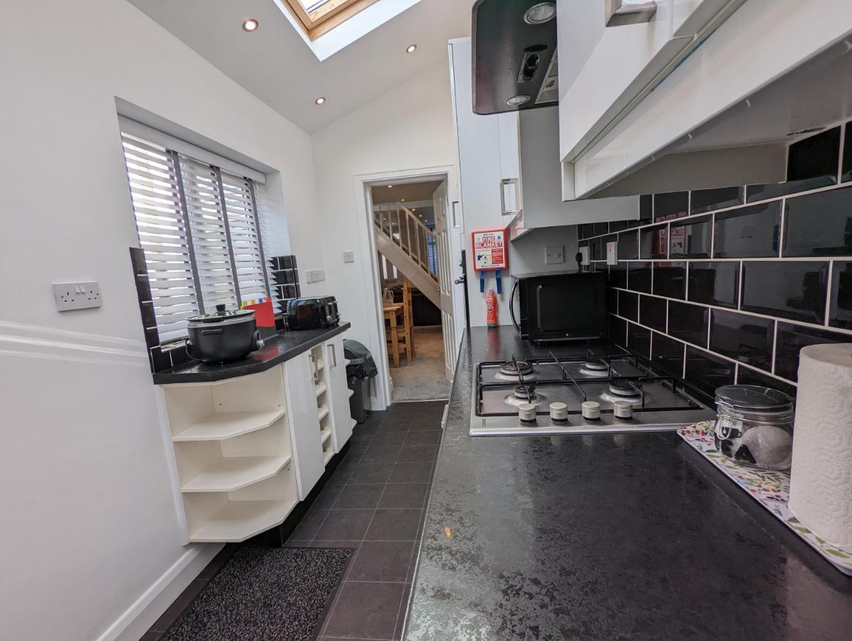 3 Bed - South Facing Patio - 4-5 Beds Holiday home Lancaster